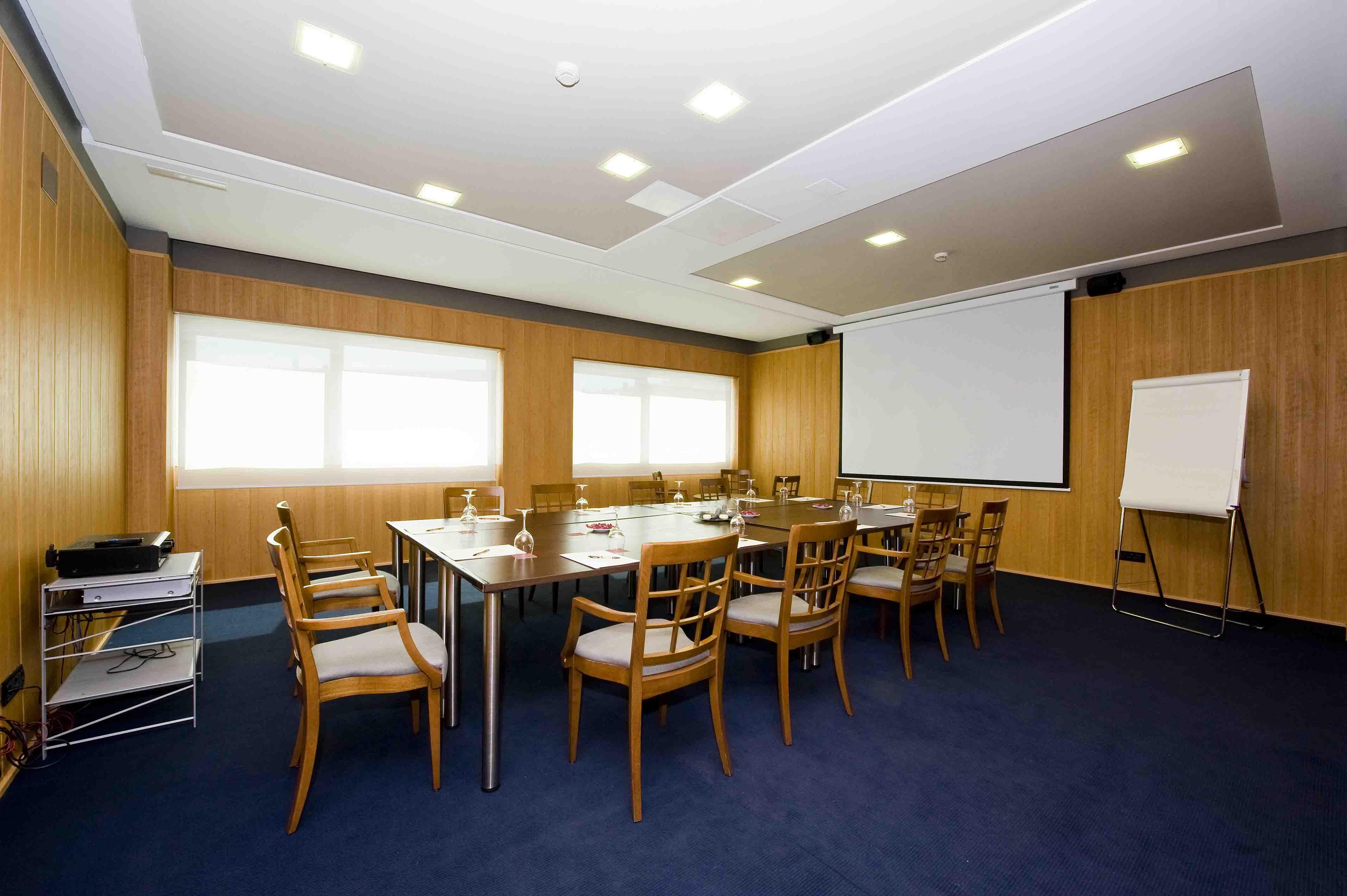 Gran Hotel Lakua ビトリア・ガステイス エクステリア 写真 Meeting room