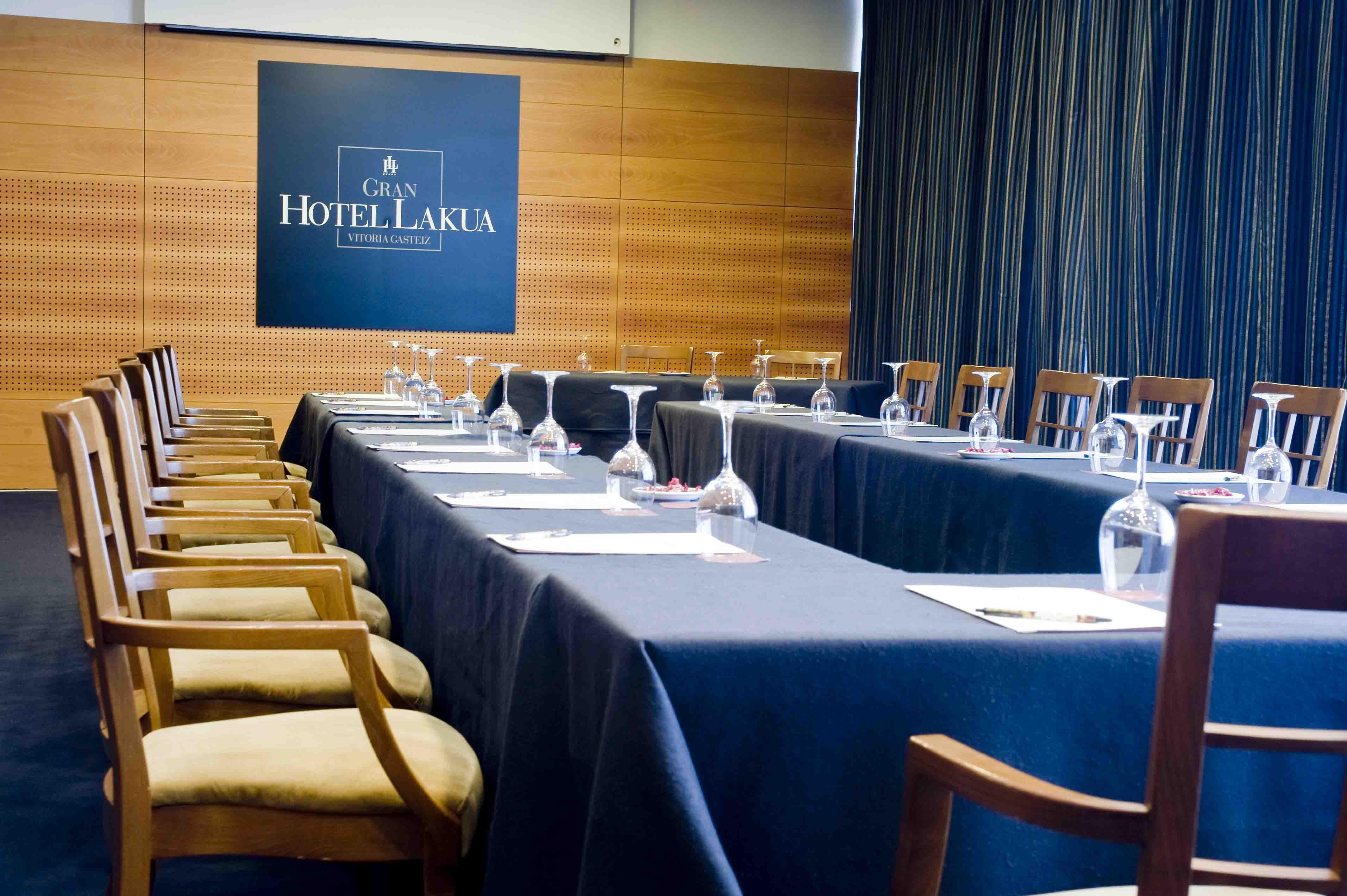 Gran Hotel Lakua ビトリア・ガステイス エクステリア 写真 Meeting room