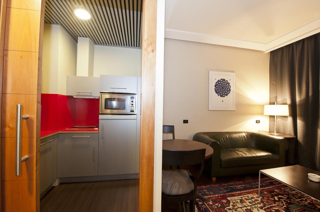Gran Hotel Lakua ビトリア・ガステイス エクステリア 写真 A studio apartment in London
